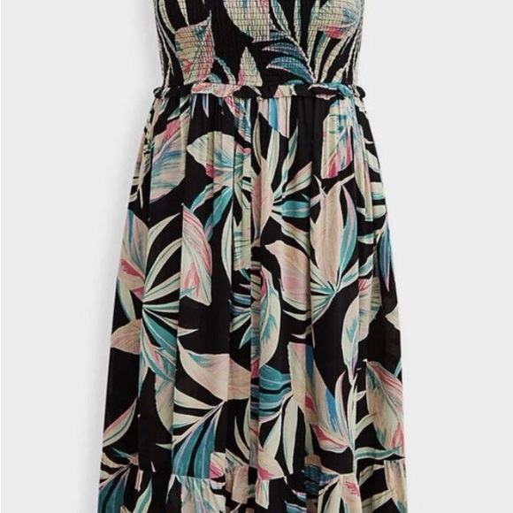 Torrid Rayon Smocked Tiered Maxi Dress Size 1 - Picture 4 of 9